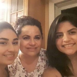 Meet your Posher, Mireya